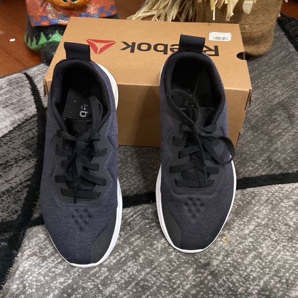 Reebok Astroride Sneakers - Picture 2 of 6